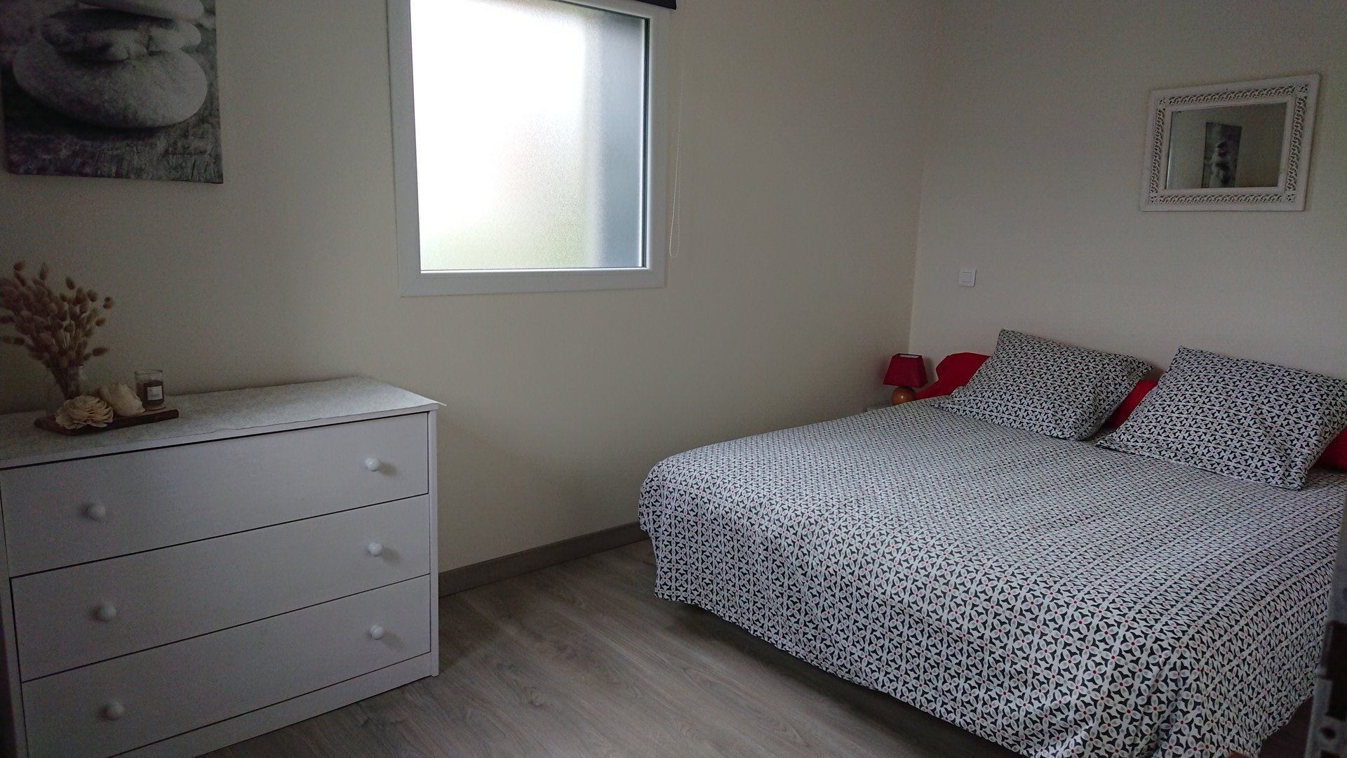 Chambre parentale du gîte TIGWEN